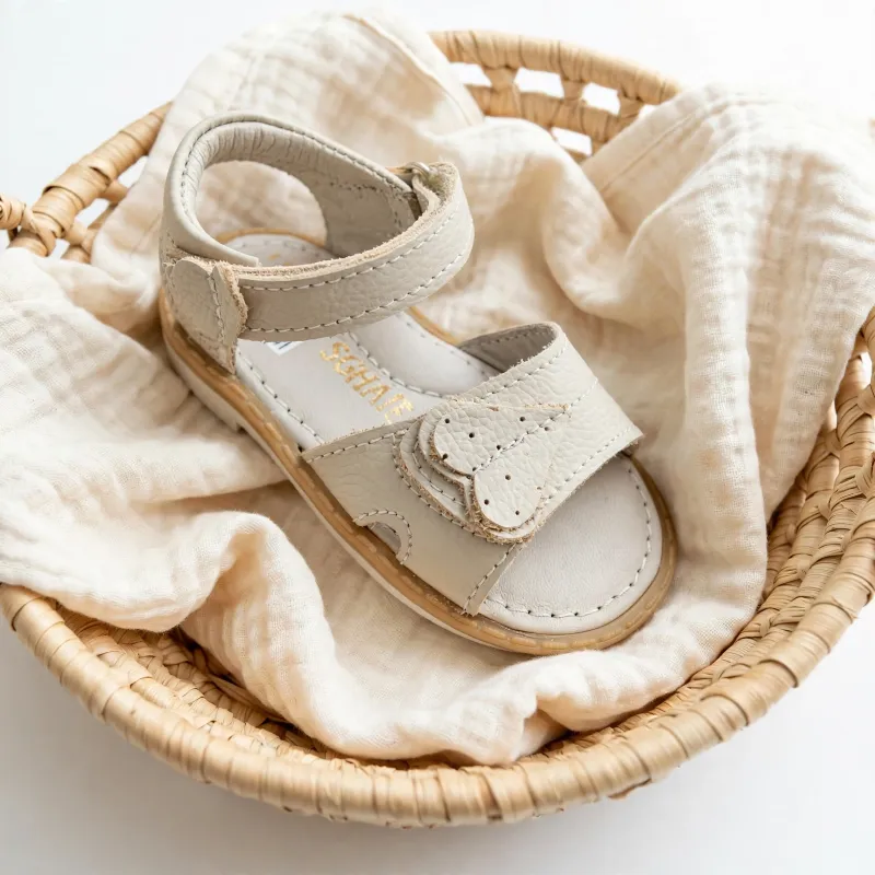 Sandales motif coeur